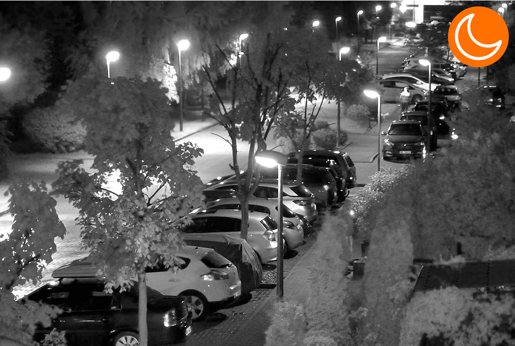 Kamera IP ORLLO Z18 obrotowa zewnętrzna SIM 4MPx - obraz z kamery, porównanie obrazu w dzień / w nocy: