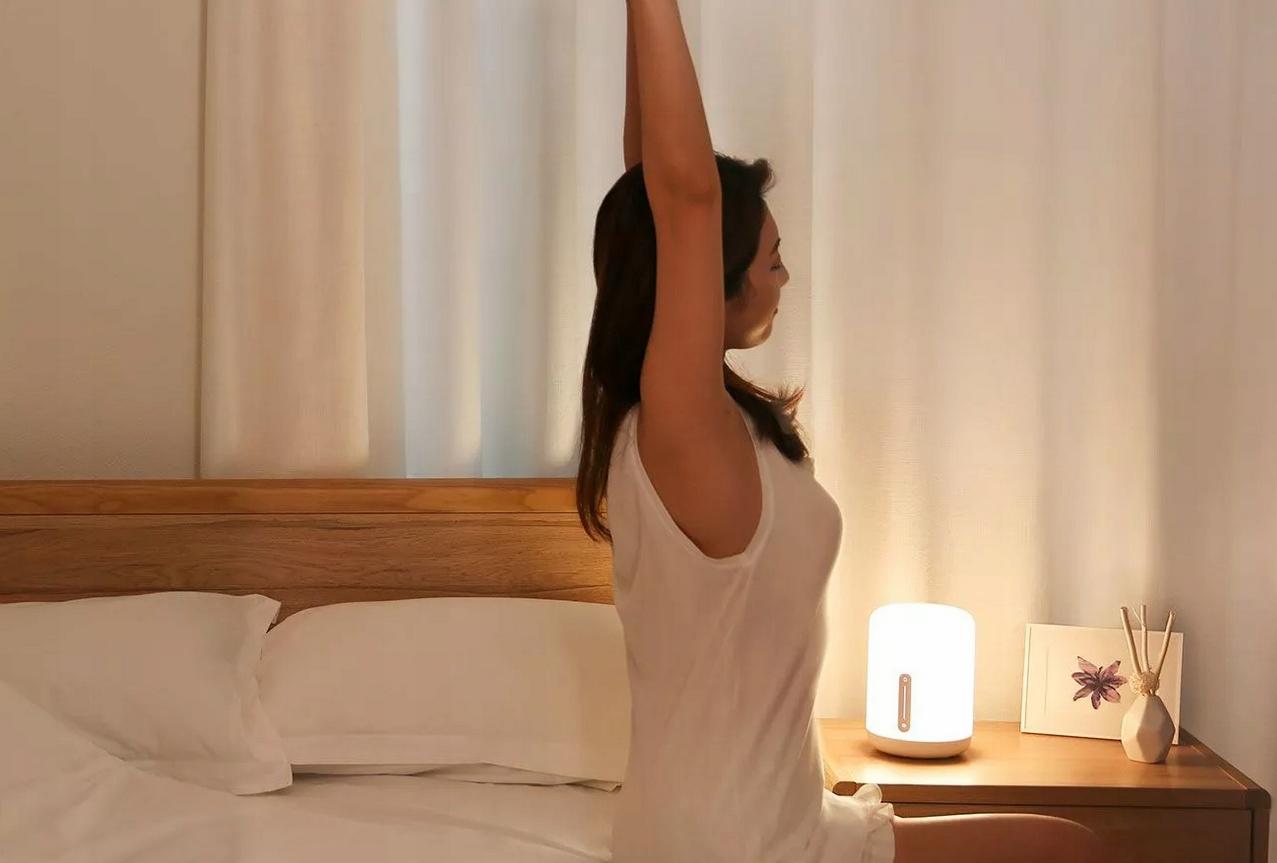 Xiaomi Mi Bedside Lamp 2 EU - łagodna pobudka na dobry początek dnia i łatwiejsze zasypianie wieczorem