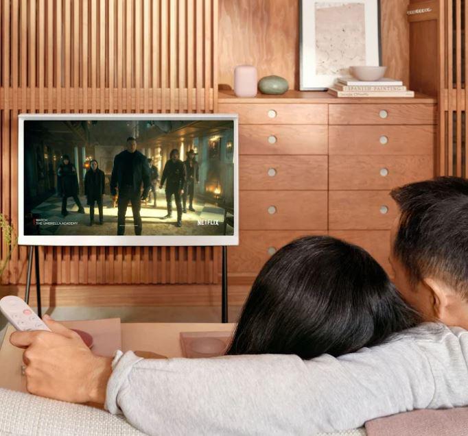 Google Chromecast 4.0 4K z Google TV - odkrywaj pełnię radości ze strumieniowego przesyłu danych!