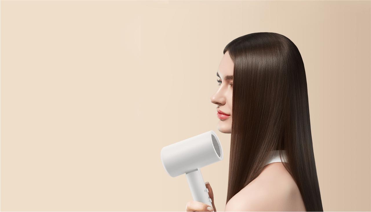 Suszarka do włosów Xiaomi Compact H101 - wybierz jony ujemne i pożegnaj splątane włosy pozbawione życia!