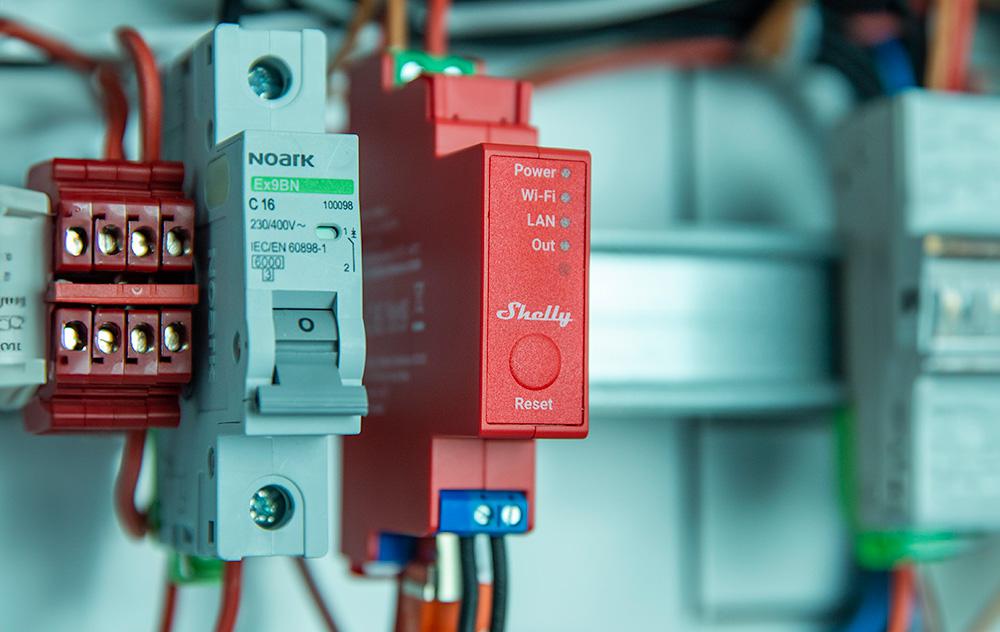 Przekaźnik Shelly PRO 1 PM - precyzyjnie monitoruj zużycie energii i zdalne sterowanie urządzeniami w Twoim systemie Smart Home
