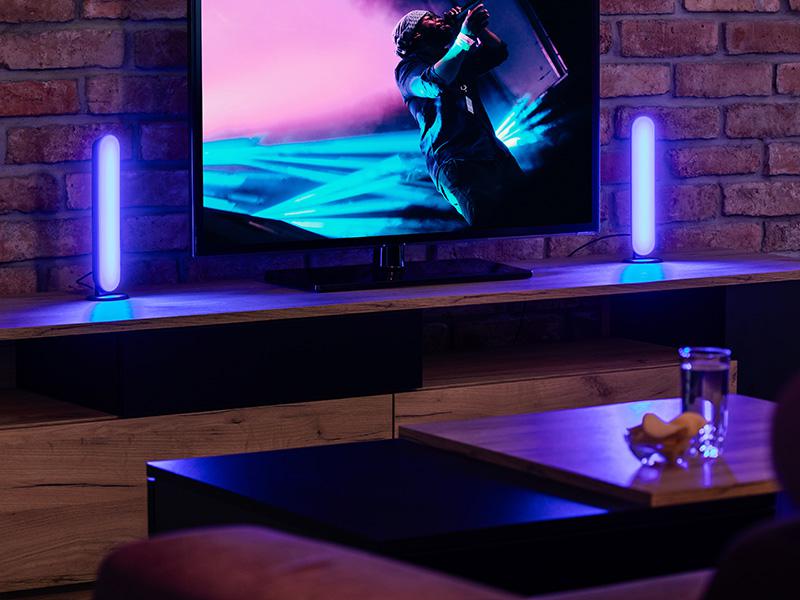 Stwórz salę koncertową w swoim domu z zestawem lamp LED RGB Tracer Ambience Smart Flow